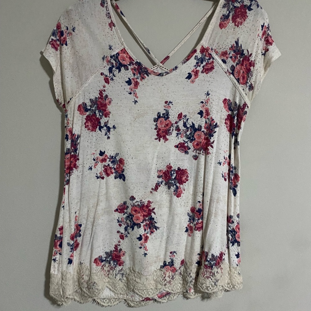 Floral blouse. Great with denim shorts!